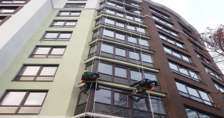 Установка крыши на балкон Пыть-Ях цена от 1045 руб. м/2.
